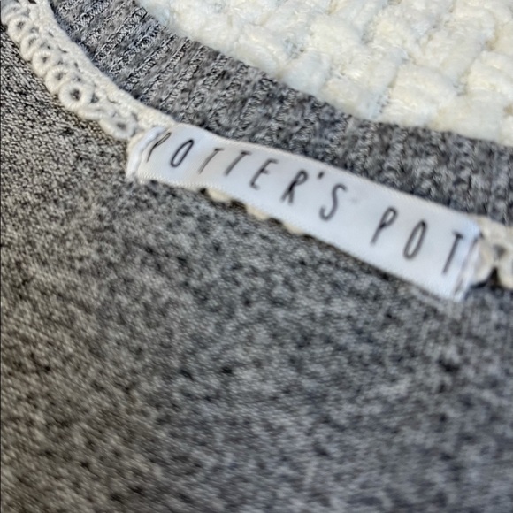 Gray sweater - Picture 3 of 3